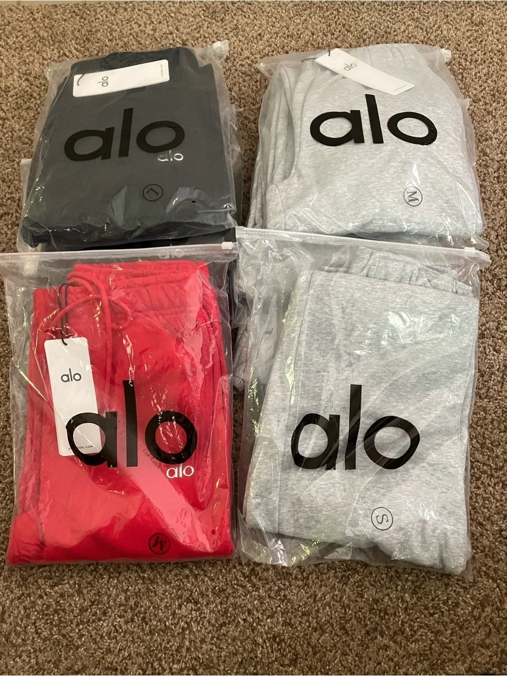 ALO Yoga sweatpants NEW